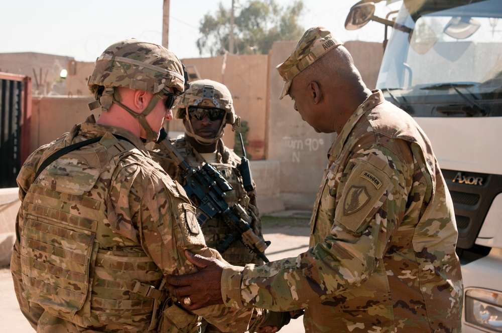 CENTCOM Leadership visits CJFLCC-I