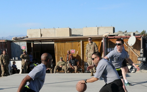 10th Mountain Thanksgiving hoops