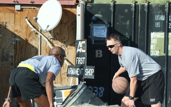 10th Mountain Thanksgiving hoops