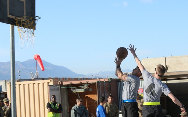 10th Mountain Thanksgiving hoops