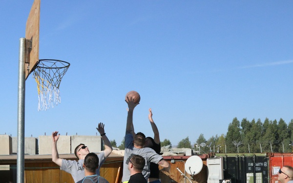 10th Mountain Thanksgiving hoops
