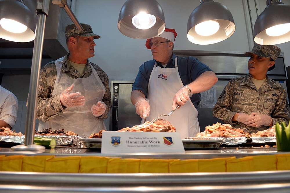 DSD serves Thanksgiving dinner to service members in Al Udeid,Qatar
