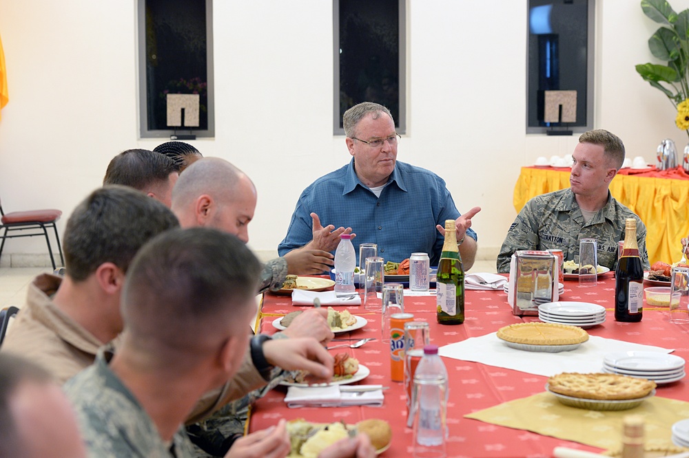 DSD speaks with service members in Al Udeid, Qatar at a Thanksgiving meal