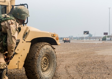 Iraqi soldiers learn urban operations tactics