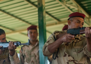 Iraqi soldiers take part in a range and urban operations training
