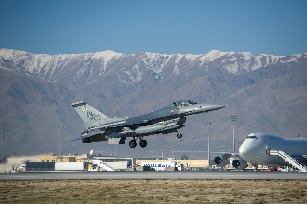 Hours on end: On his eighth deployment, Viper pilot reaches two significant milestones