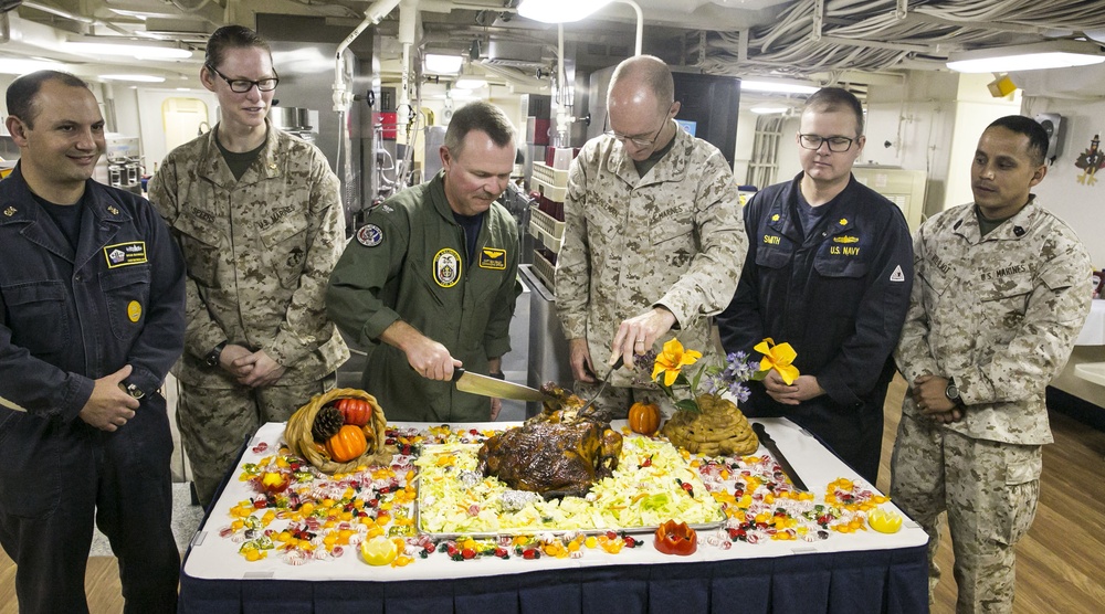 Service members celebrate Thanksgiving at sea