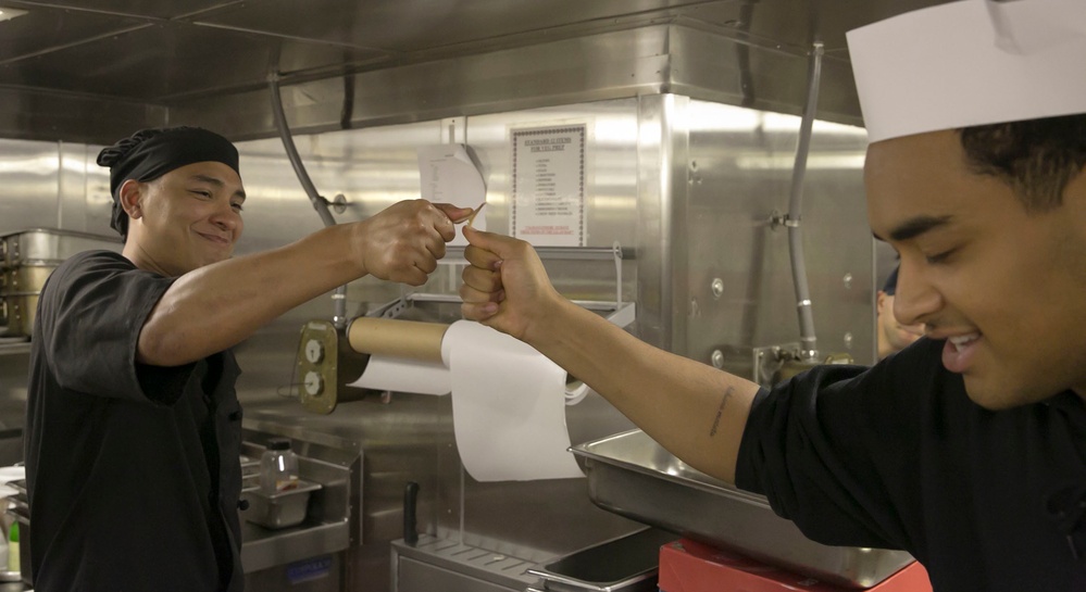 Service members celebrate Thanksgiving at sea