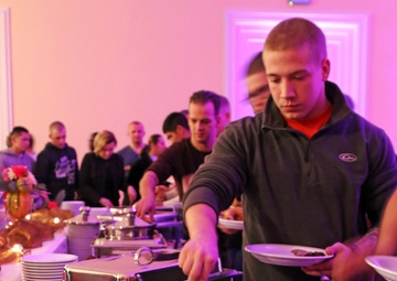 Polish partners host Thanksgiving for Soldiers, USAEUR commander