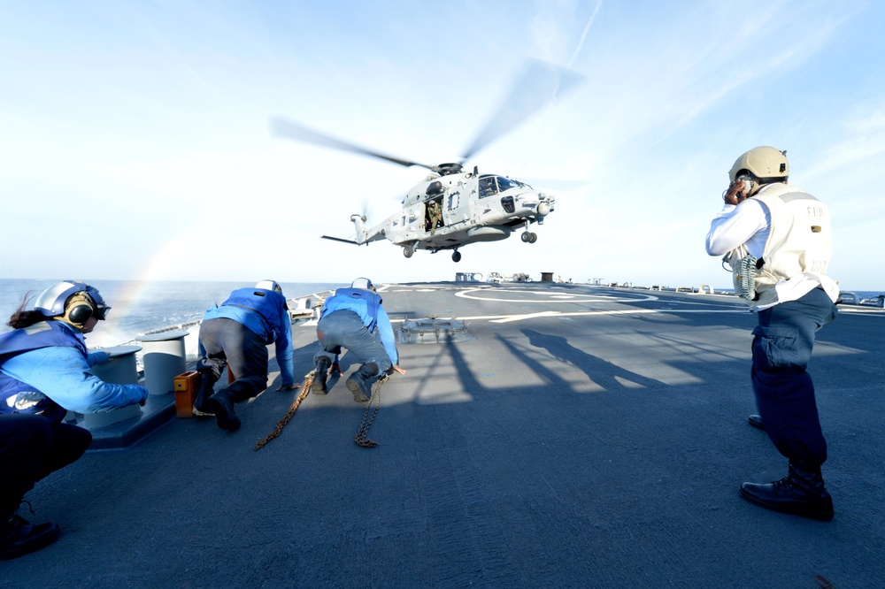 USS Ross sailors conduct flight quarters