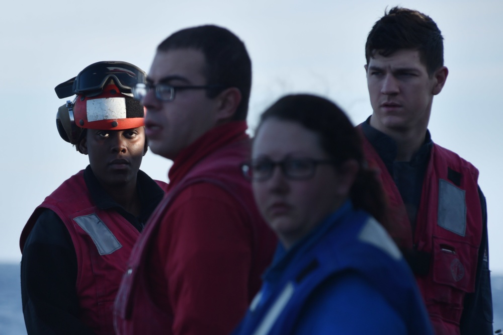 USS Ross sailors conduct flight quarters