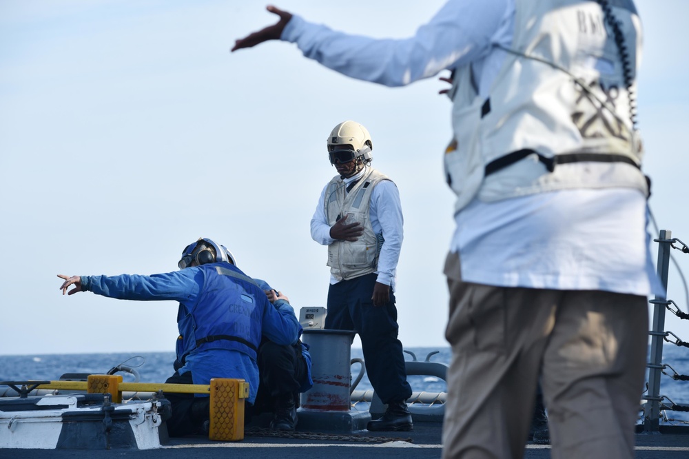 USS Ross sailors conduct flight quarters