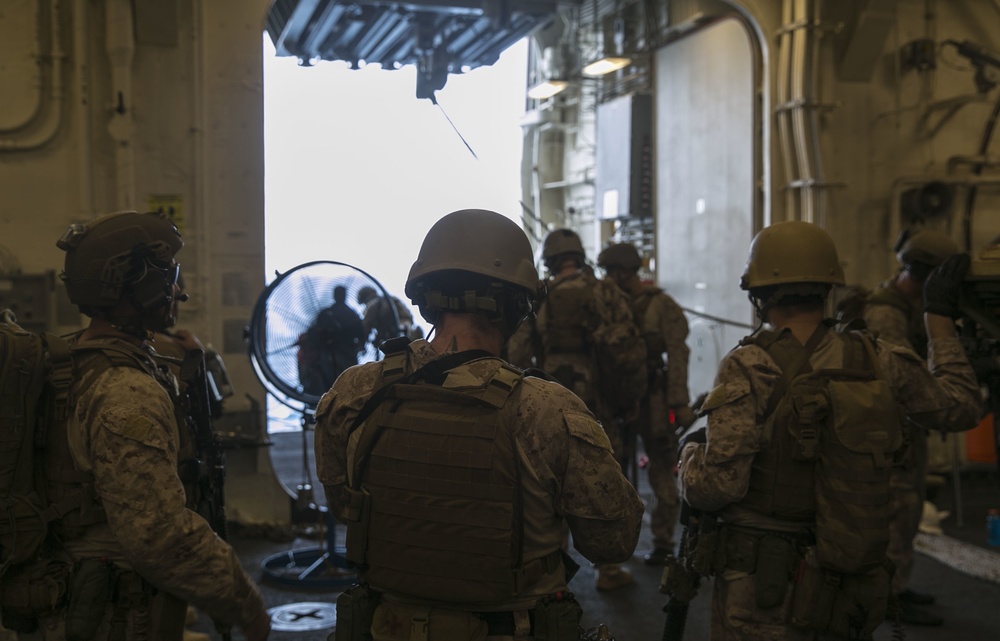 DVIDS - Images - Force Reconnaissance Marines conducting VBSS training ...