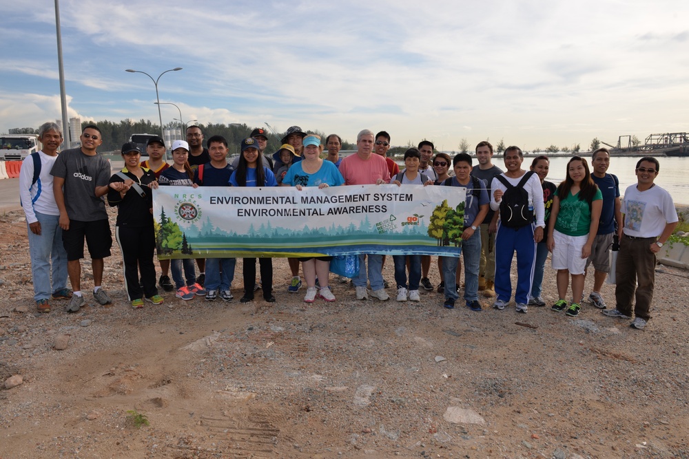 Navy Region Singapore helps keep Singapore beaches tidy