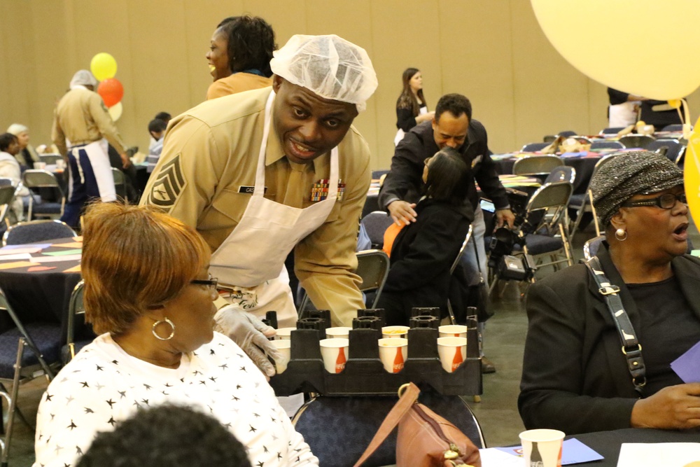Marines give back at New Orleans Sheriff Department’s Annual Thanksgiving Feast