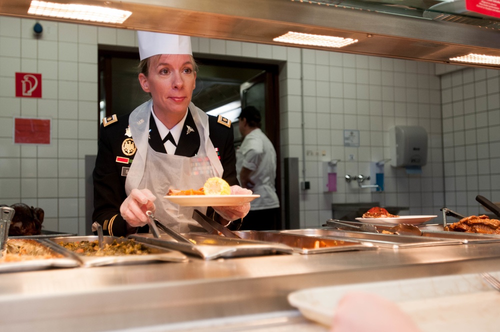 30th Medical Brigade serving Thanksgiving lunch at Kleber Kaserne DAFC, Germany