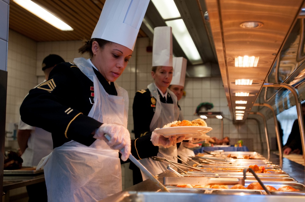 30th Medical Brigade serving Thanksgiving lunch at Kleber Kaserne DAFC, Germany