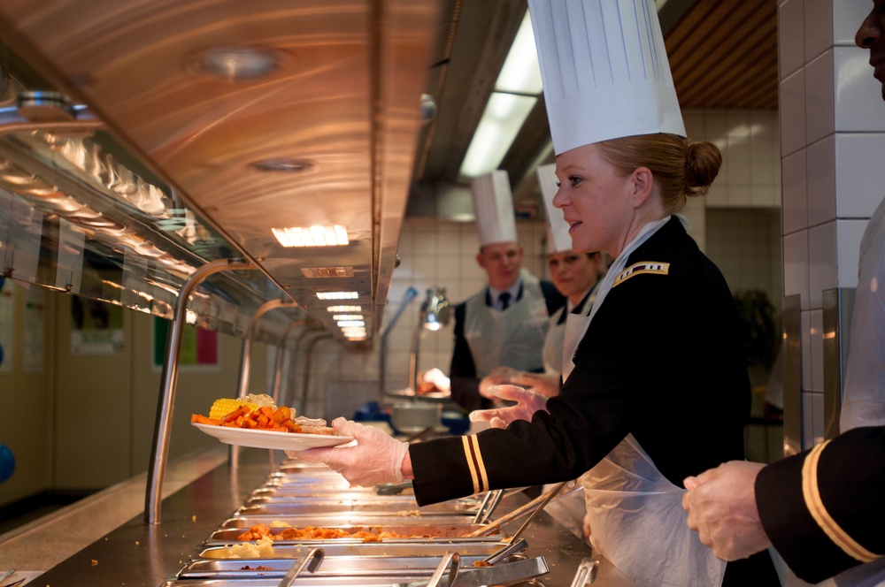 30th Medical Brigade serving Thanksgiving lunch at Kleber Kaserne DAFC, Germany