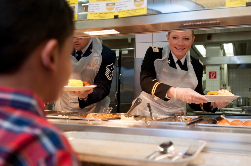 30th Medical Brigade serving Thanksgiving lunch at Kleber Kaserne DAFC, Germany