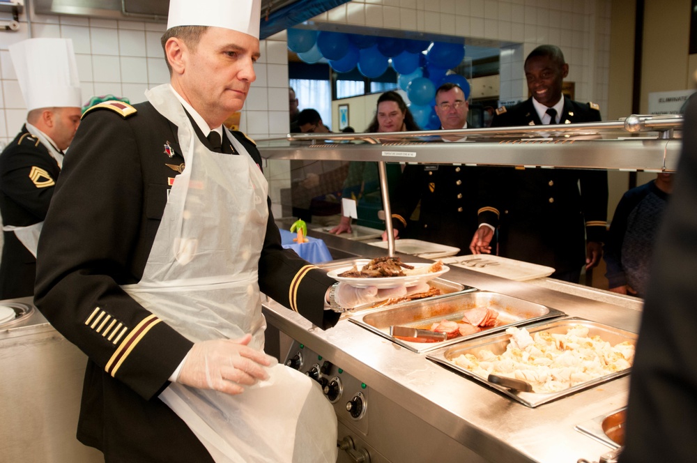 30th Medical Brigade serving Thanksgiving lunch at Kleber Kaserne DAFC, Germany