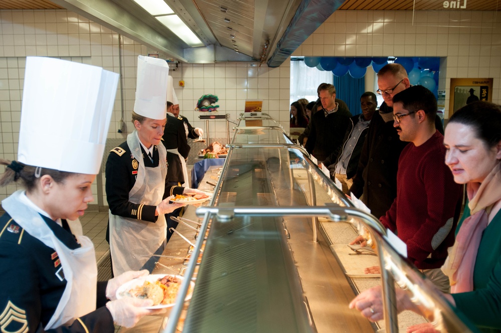 30th Medical Brigade serving Thanksgiving lunch at Kleber Kaserne DAFC, Germany