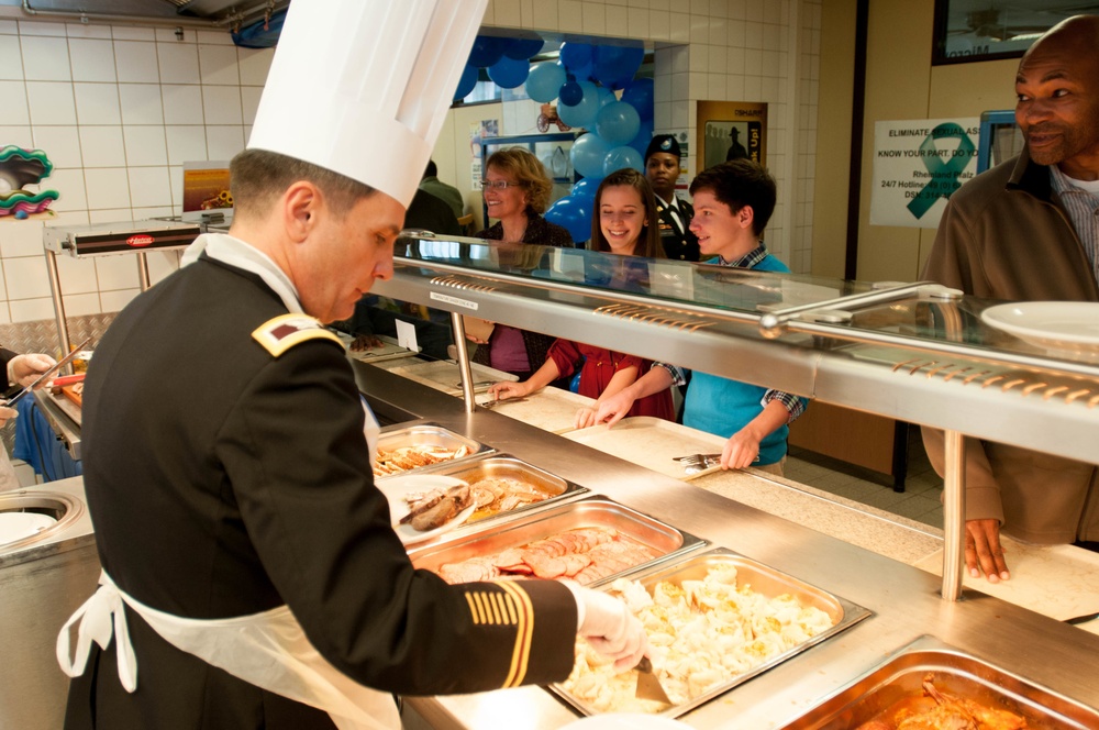 30th Medical Brigade serving Thanksgiving lunch at Kleber Kaserne DAFC, Germany