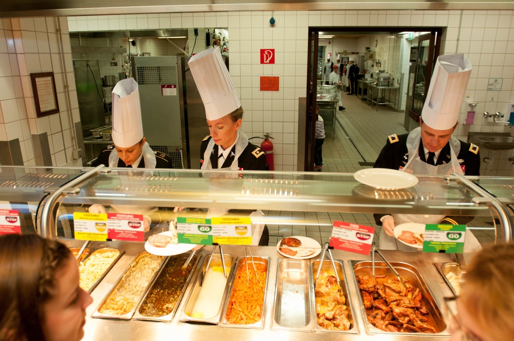 30th Medical Brigade serving Thanksgiving lunch at Kleber Kaserne DAFC, Germany