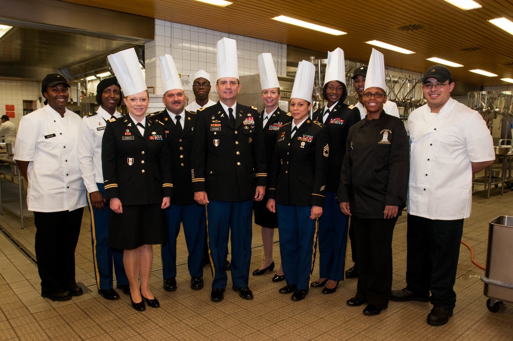 30th Medical Brigade serving Thanksgiving lunch at Kleber Kaserne DAFC, Germany