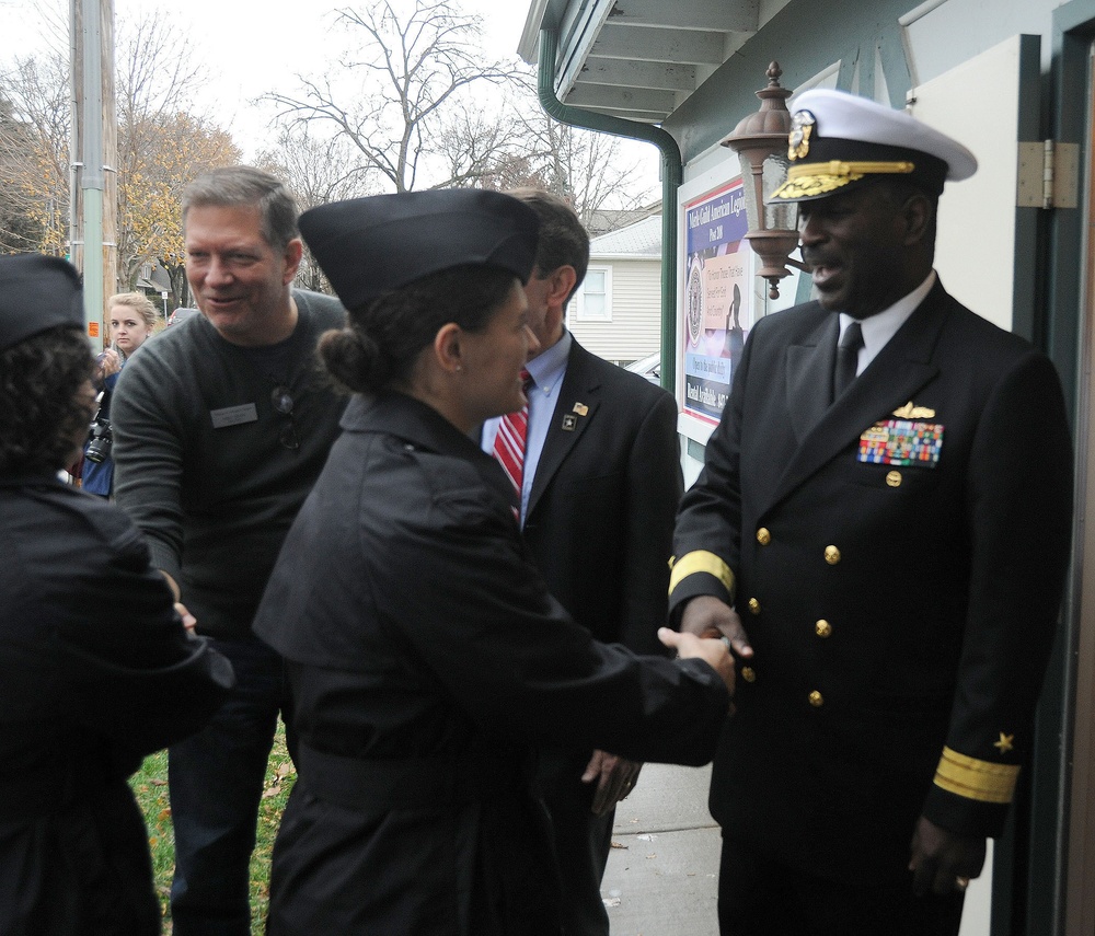 DVIDS - News - Navy admiral, recruits participate in Thanksgiving Adopt ...