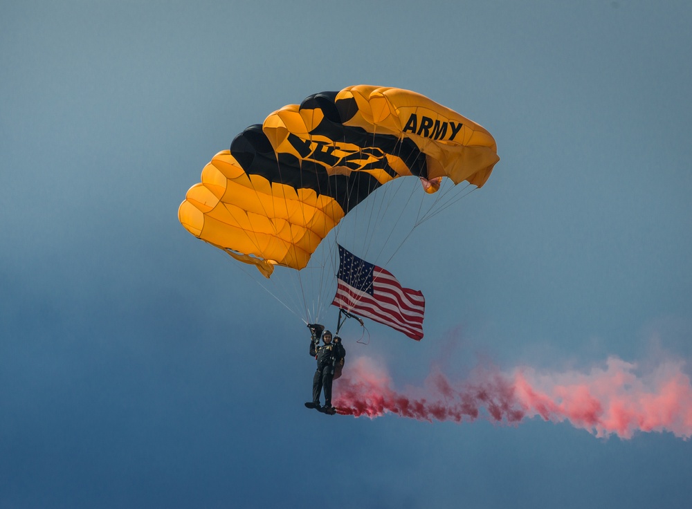 Niagara Falls Air Reserve Station hosts air show