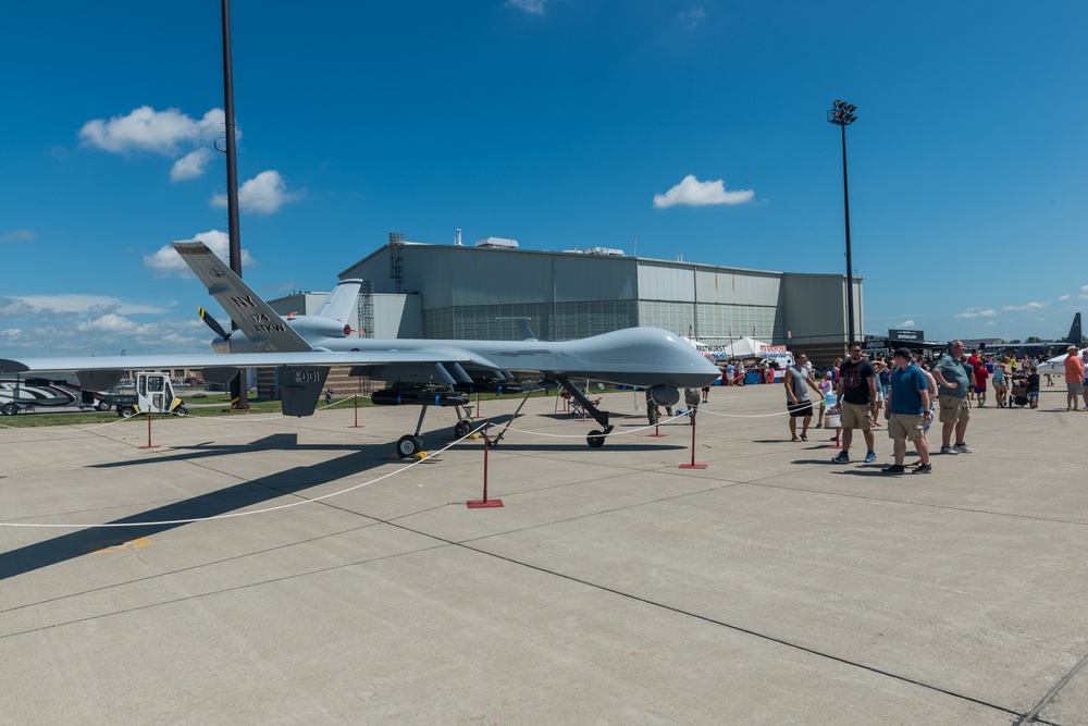 Niagara Falls Air Reserve Station hosts air show