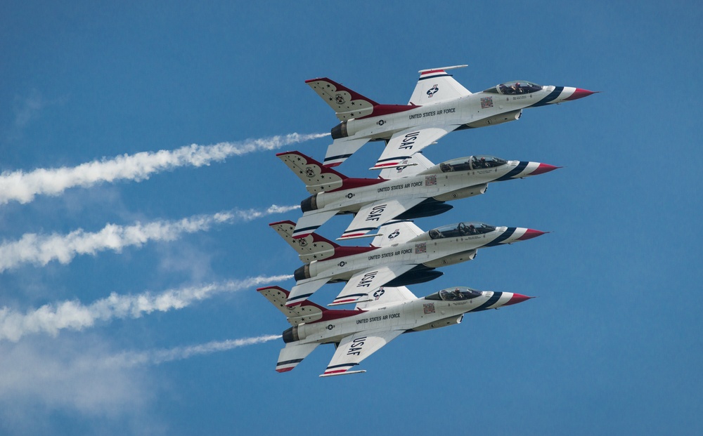 Niagara Falls Air Reserve Station hosts air show