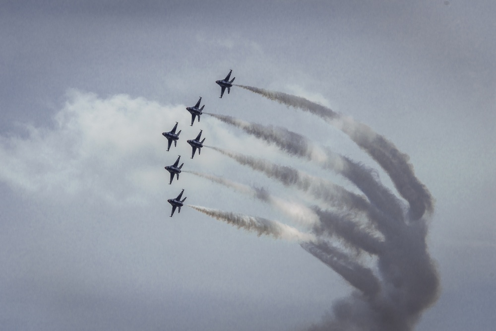 Niagara Falls Air Reserve Station hosts air show