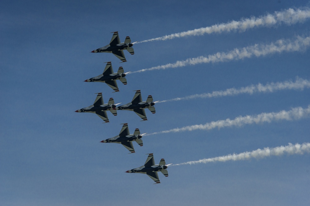 Niagara Falls Air Reserve Station hosts air show