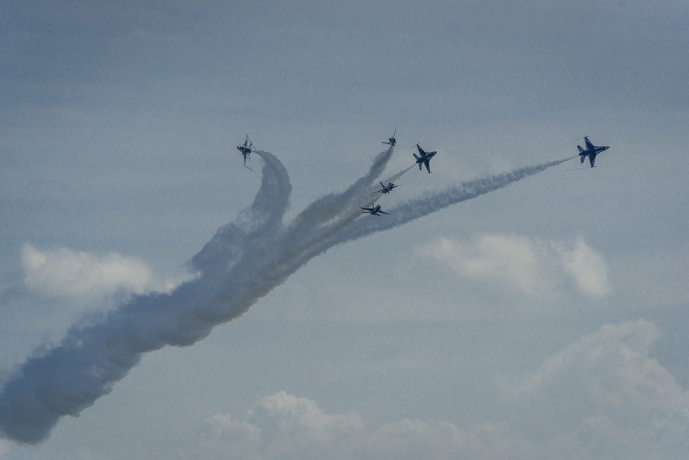 Niagara Falls Air Reserve Station hosts air show