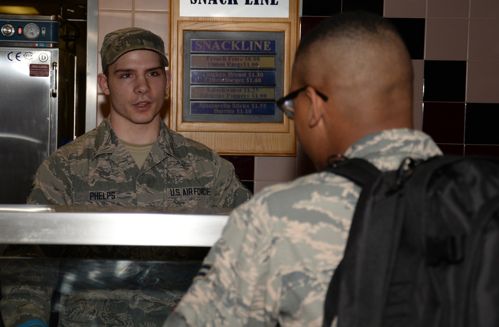Dining facility fuels Airmen