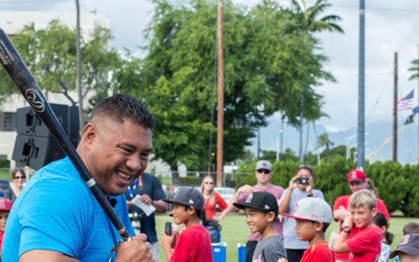 MLB players interact with military members and their families