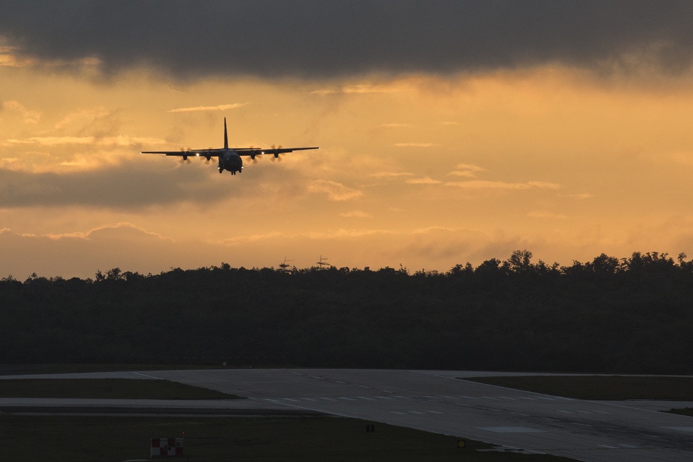 Yokota members welcome JASDF and RAAF to Operation Christmas Drop 2015