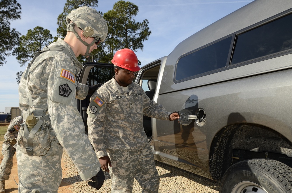 Combat Engineer reclassification course conducts vehicle search training