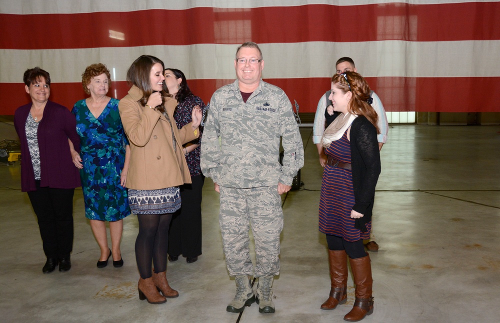 Senior Master Sgt. Timothy Roberts promotes to chief master sergeant