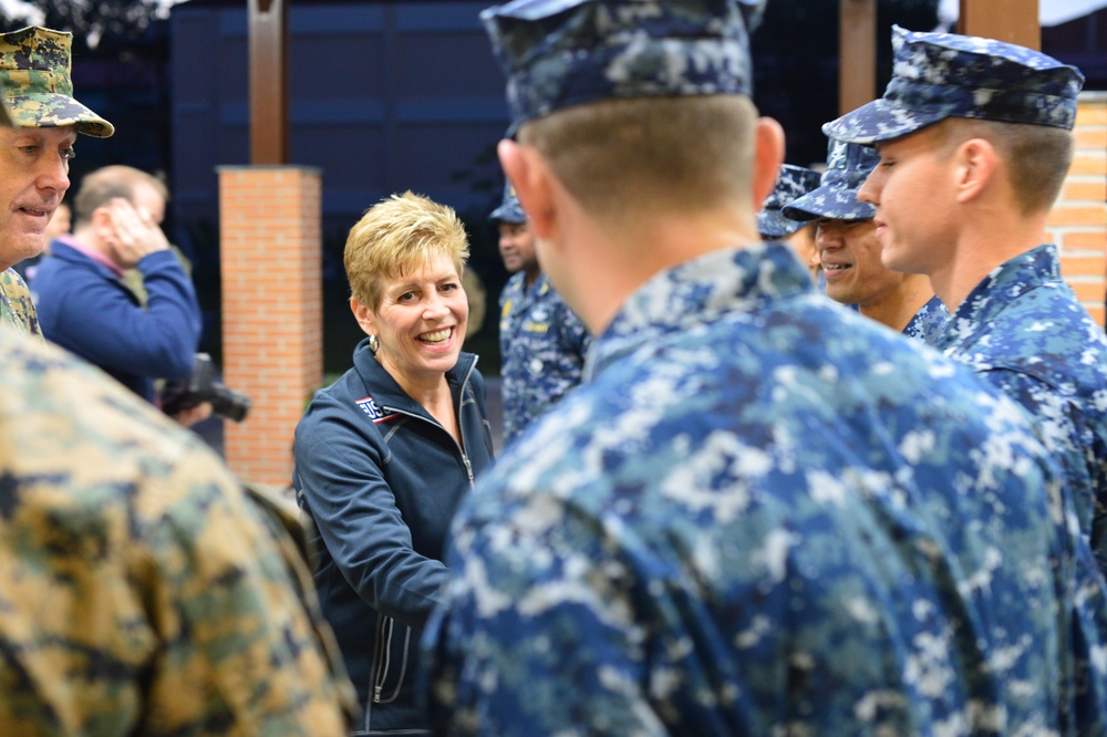 CJCS USO Holiday Tour