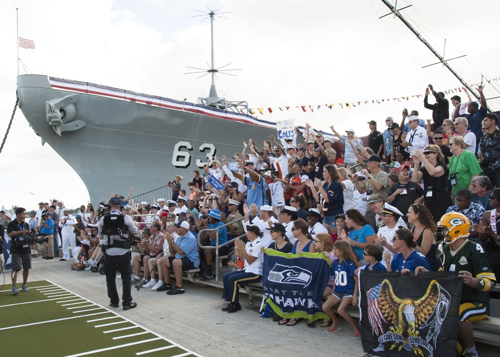 DVIDS - Images - Fox NFL Sunday Live Special at Pearl Harbor [Image 1 of 3]