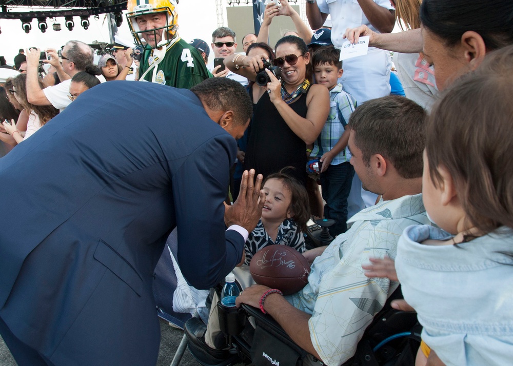 DVIDS - Images - Fox NFL Sunday Live Special at Pearl Harbor [Image 3 of 3]