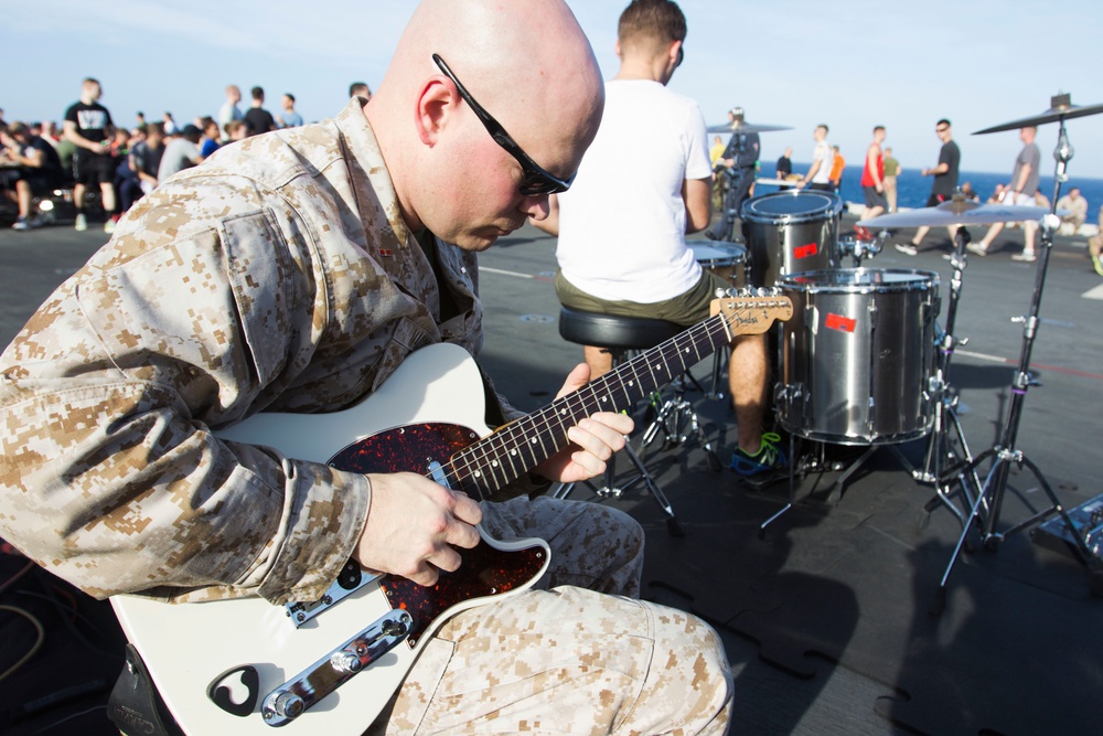 Morale stays high aboard USS Kearsarge during steel beach event