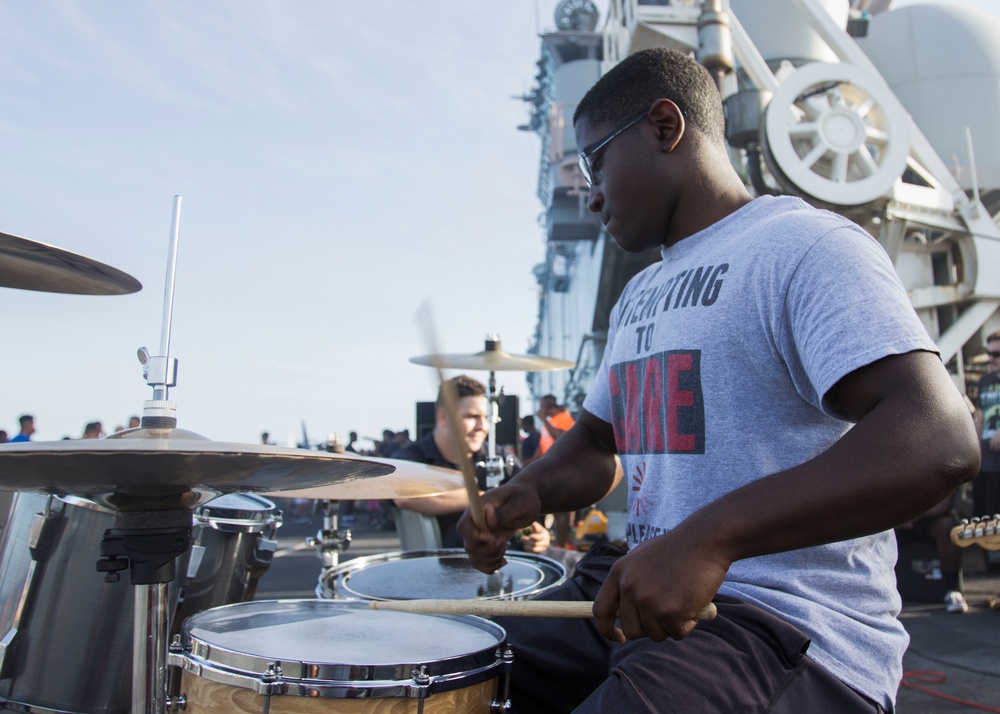 Morale stays high aboard USS Kearsarge during steel beach event