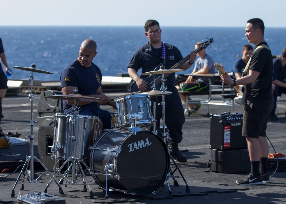 Morale stays high aboard USS Kearsarge during steel beach event