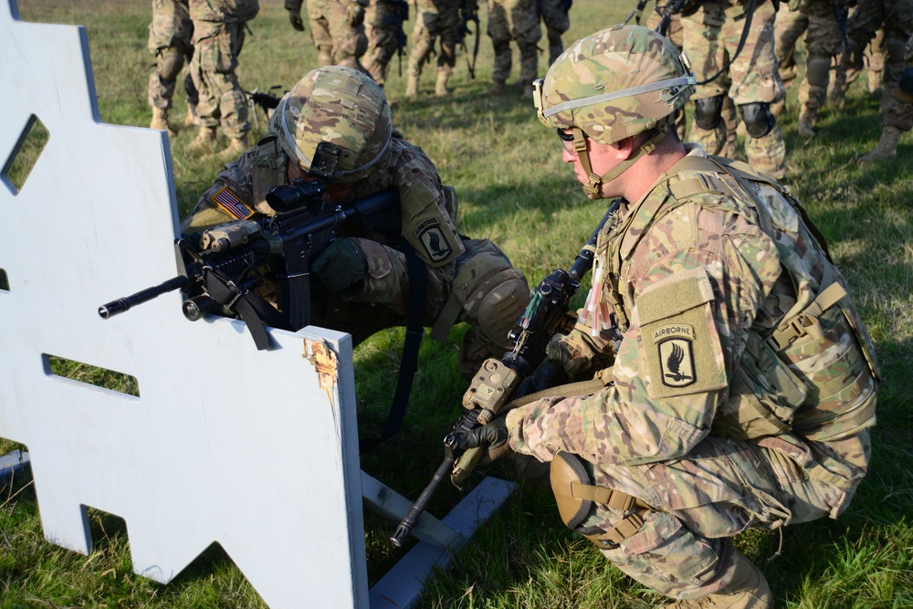 Foce Reno paratrooper training