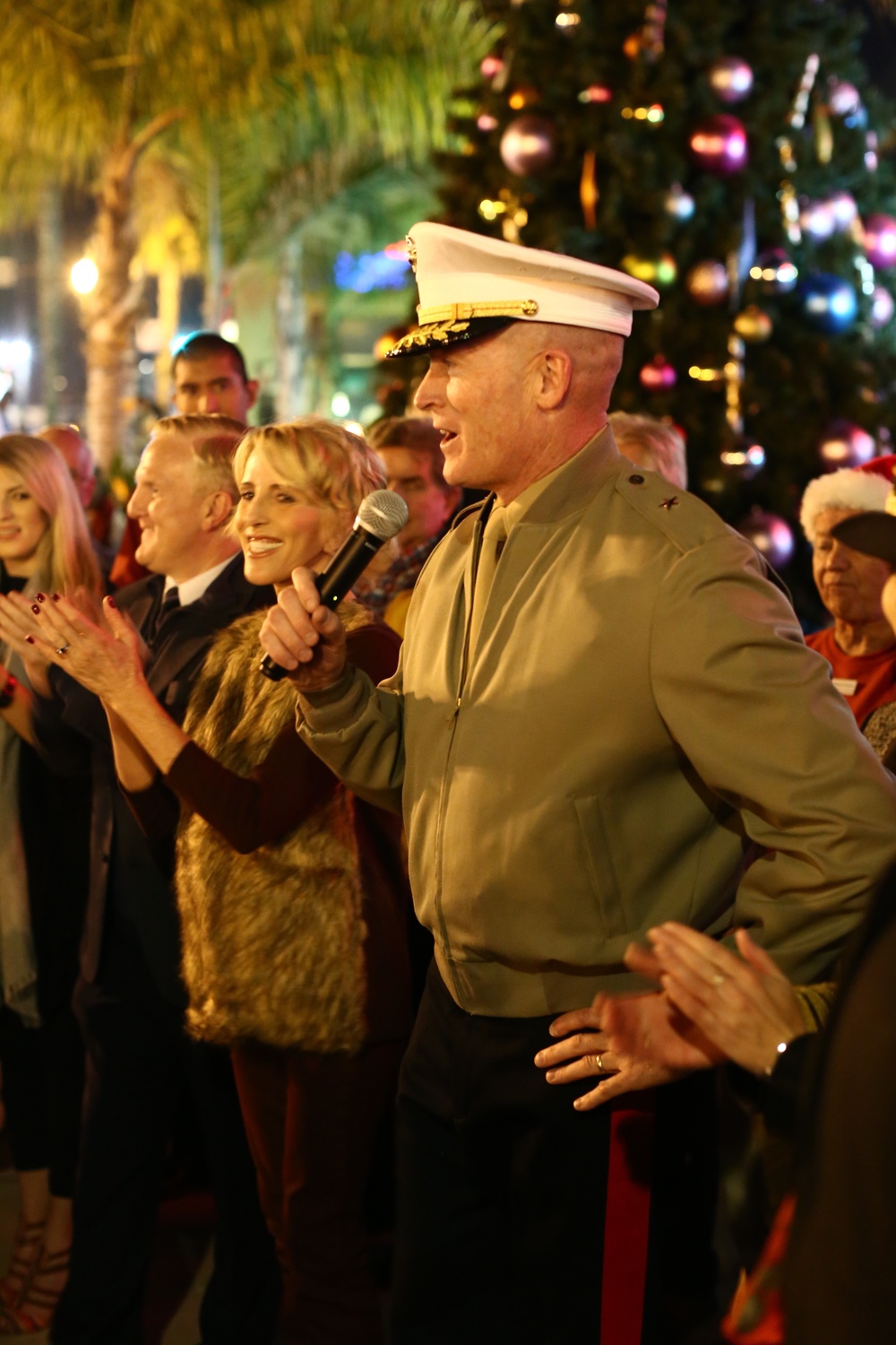 DVIDS Images 2015 Annual Oceanside Tree Lighting Ceremony [Image 2