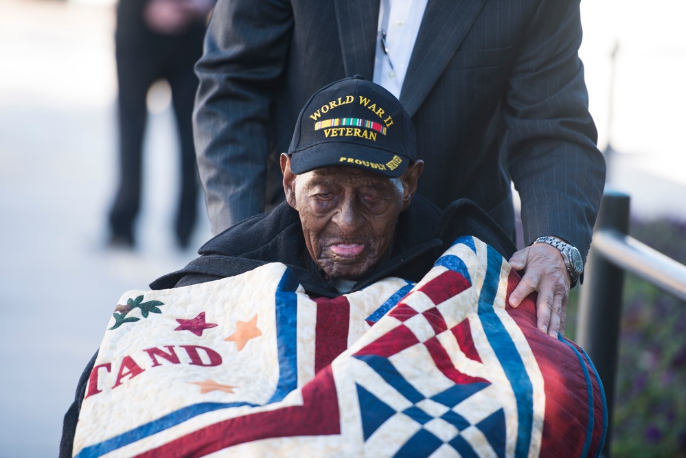 Oldest known World War II veteran visits Arlington National Cemetery