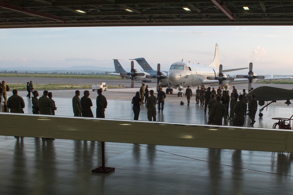 CJCS 2015 holiday troop visit